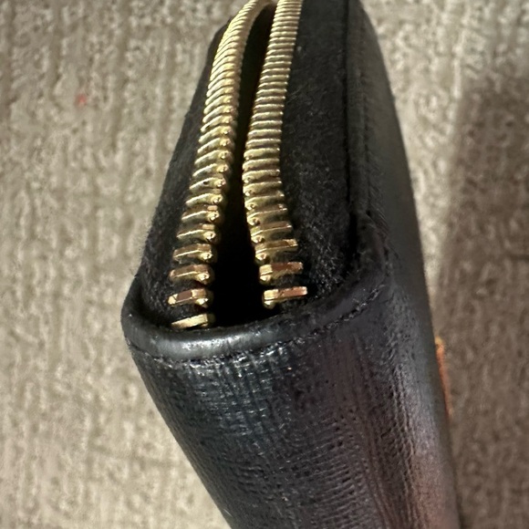 FENDI ZIP WALLET - Picture 7 of 8